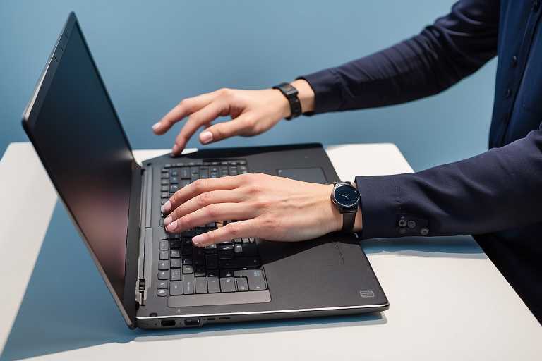 ¿Cómo proteger una laptop Dynabook contra malware y virus?