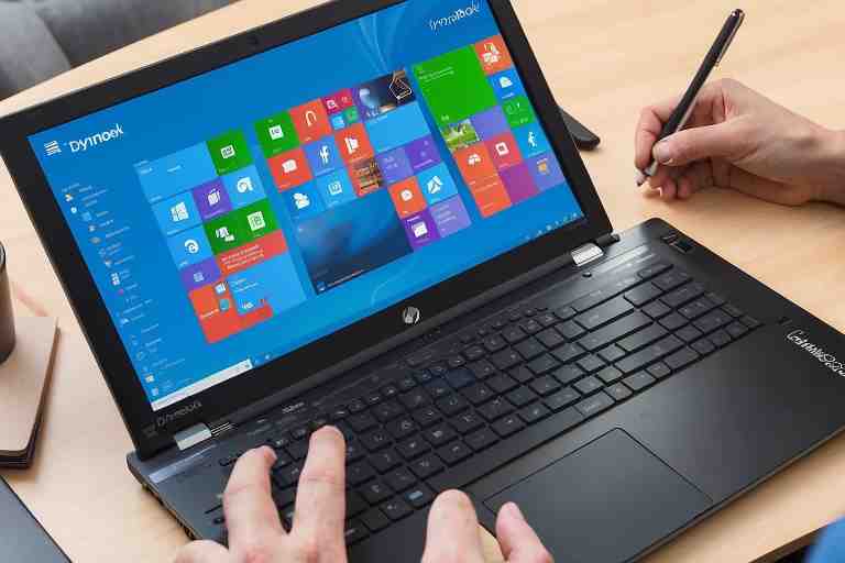 ¿Cómo solucionar problemas de audio en un portátil Dynabook?